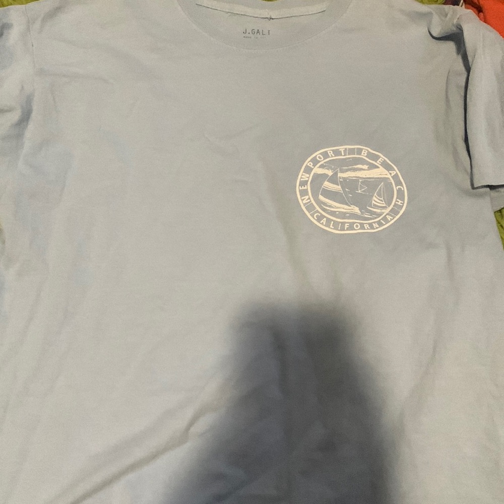 brandy melville tee (not worn)
